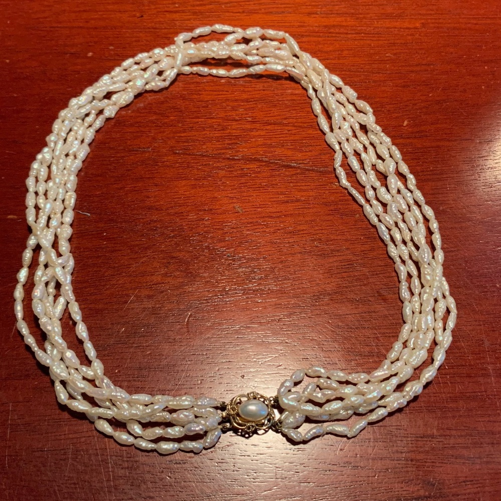 Ladies Pearl Choker necklace